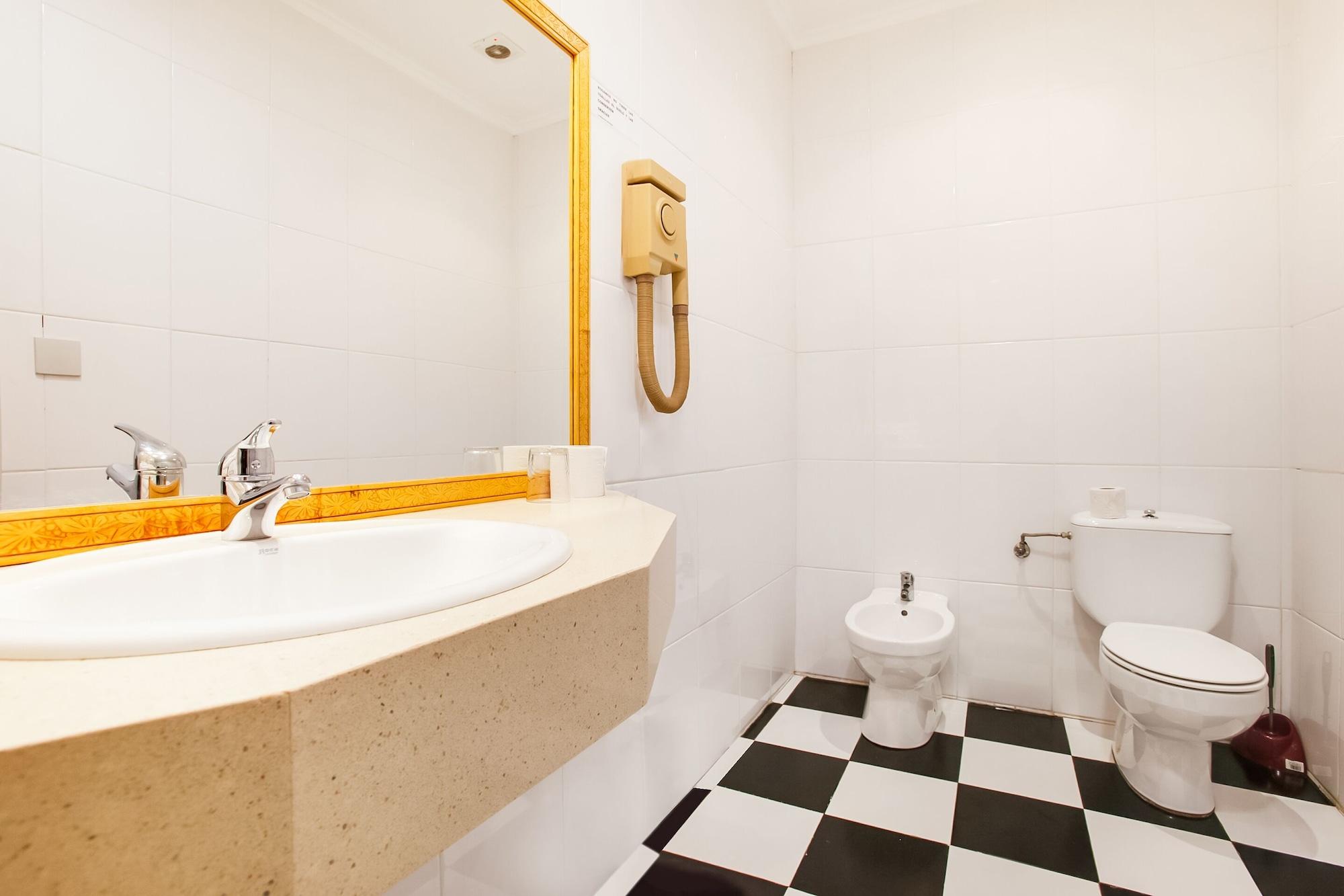 Oyo Hotel Parque Empresarial أفيليس المظهر الخارجي الصورة